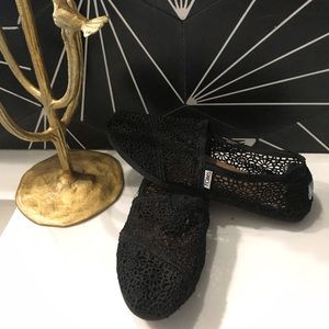Black Lace Toms
